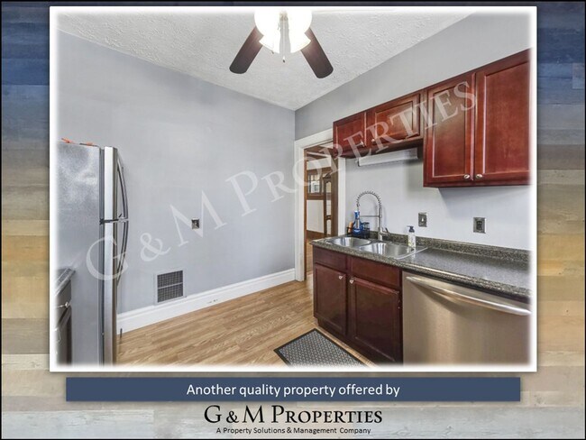 Building Photo - Rare Park Ave Rental – Spacious 3-Bedroom with Original Charm