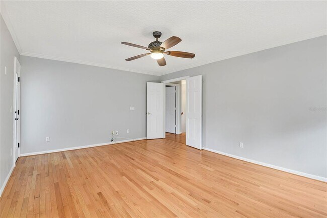 Building Photo - 1580 Oakhurst Ave