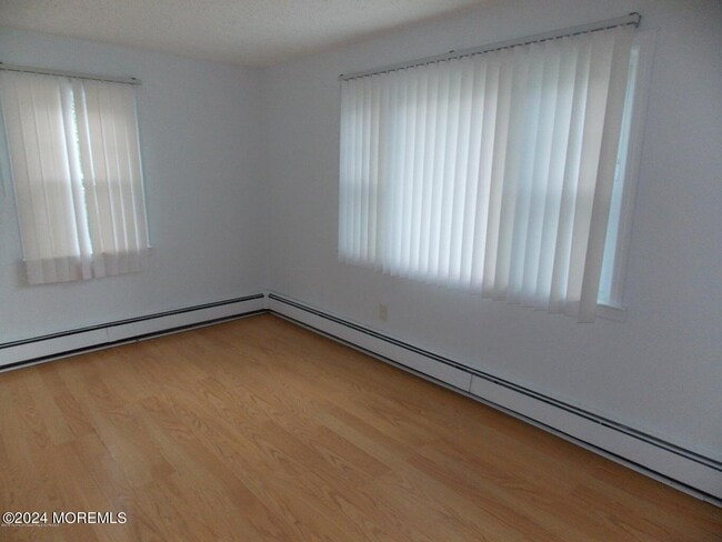 Building Photo - 914 Radnor Ave