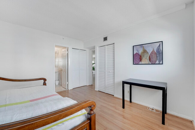 Building Photo - 3101 S Ocean Blvd