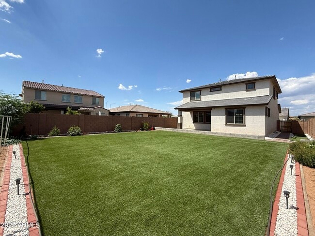 Building Photo - 10935 E Tesla Ave