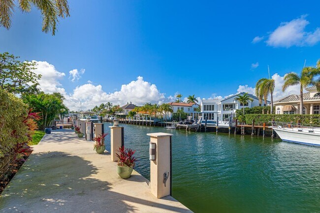 Building Photo - 2519 Barcelona Dr