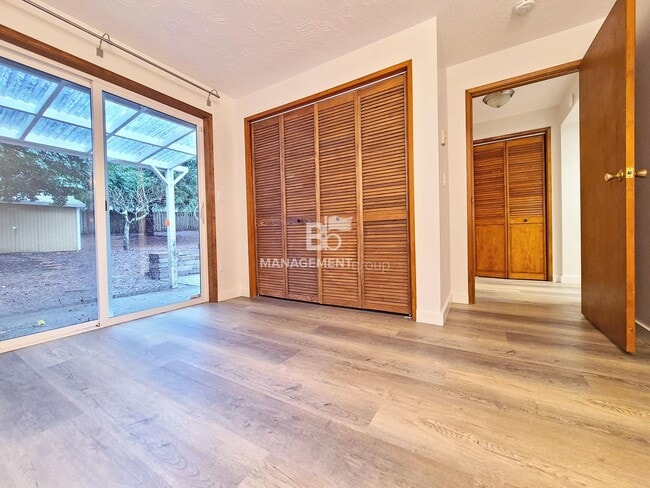 Building Photo - Nearly 1/2 Acre of Privacy Nestled in the Trees of West Linn. Updated Kitchen & Bathroom!