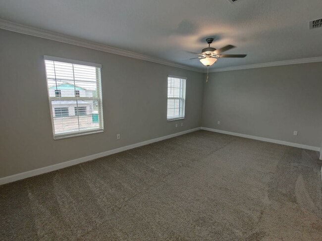 Building Photo - 23270 Willow Glen Way
