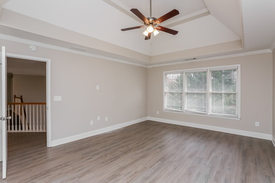 Building Photo - 870 Yankton Dr SW