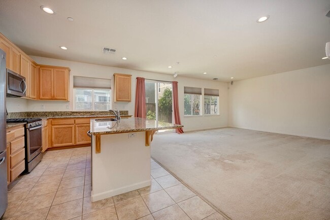 Building Photo - 1175 Dartmouth Cir