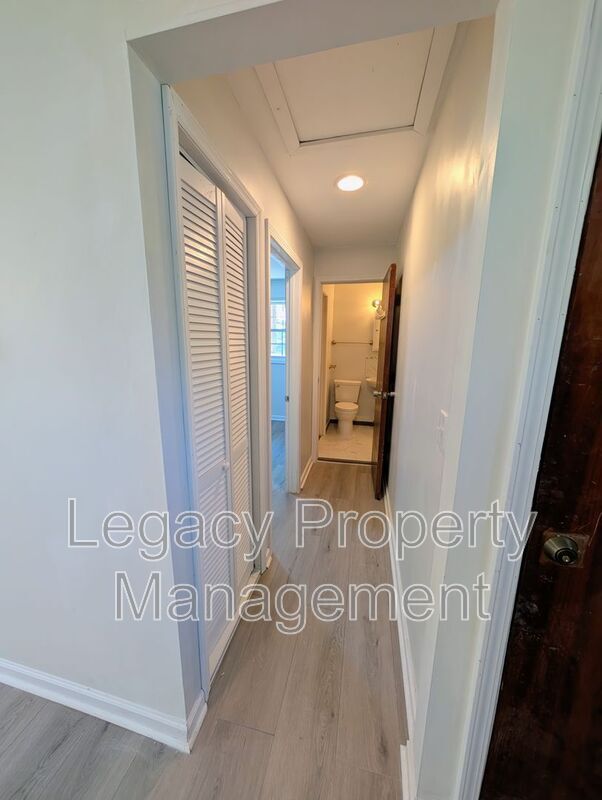 Building Photo - 4421 Kernersville Rd