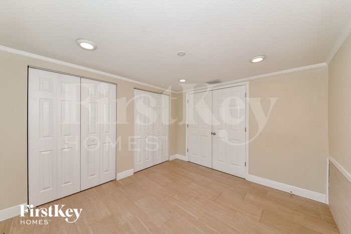 Building Photo - 4108 15th Ave W