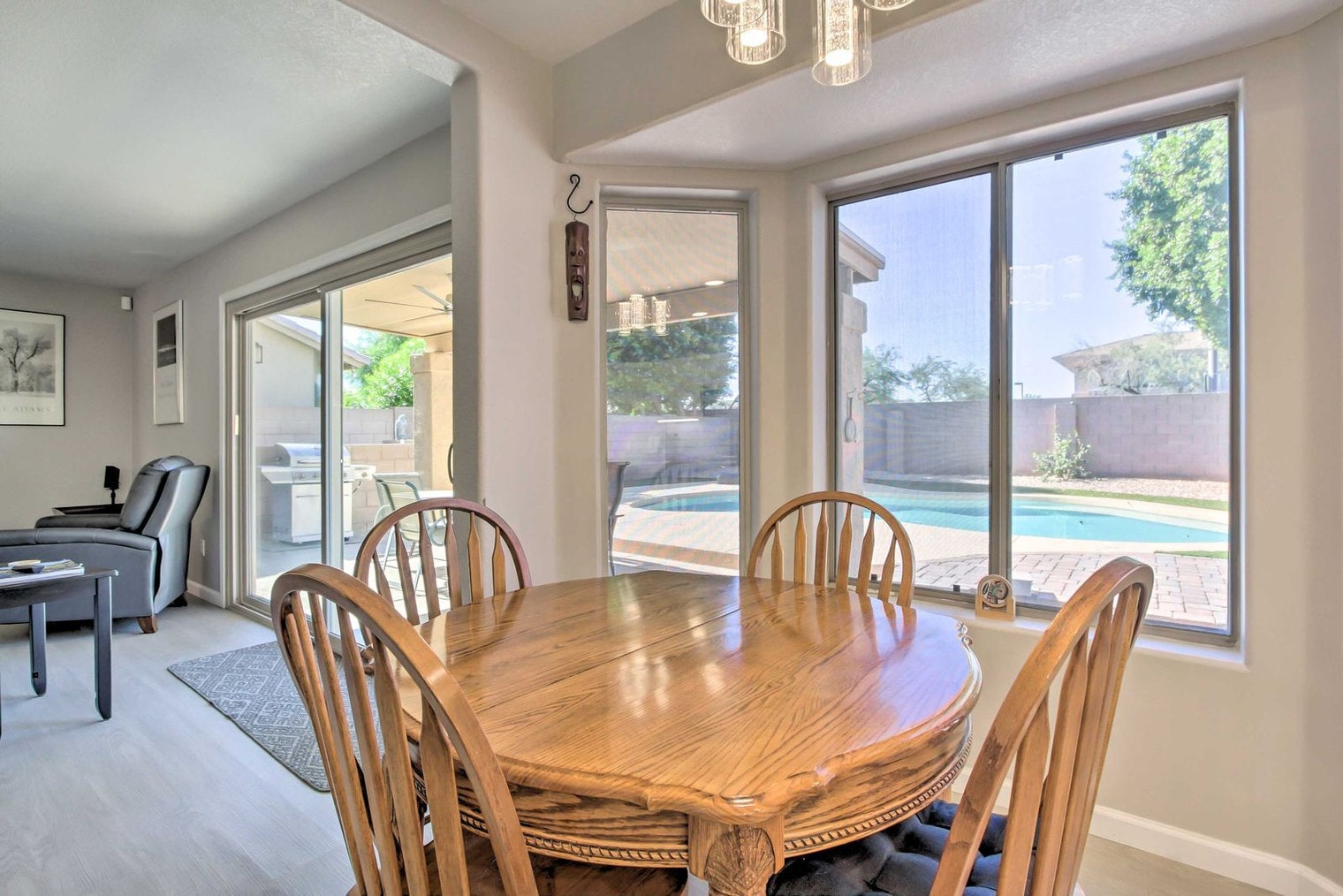 Building Photo - 9718 E Gelding Dr