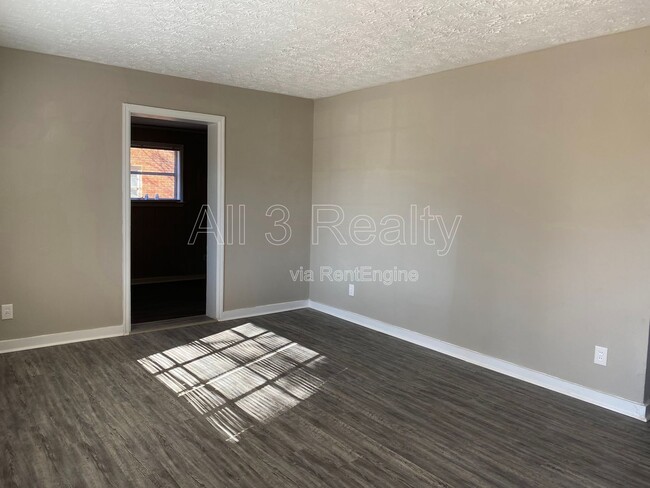 Building Photo - 3737 Dalraida Pkwy