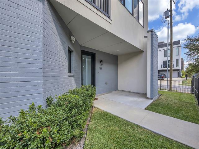 Building Photo - 4703 Munger Ave