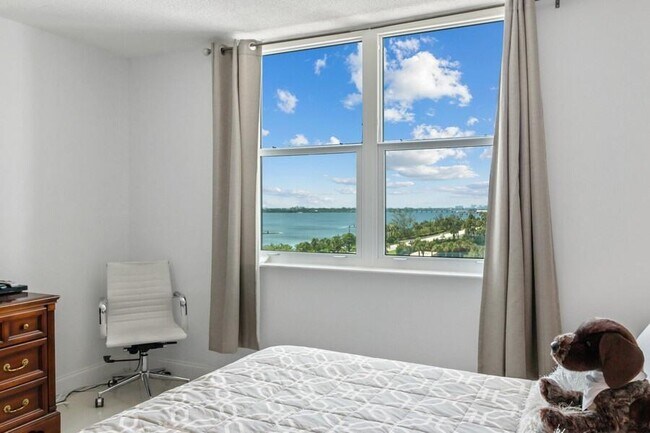 Building Photo - 3450 S Ocean Blvd