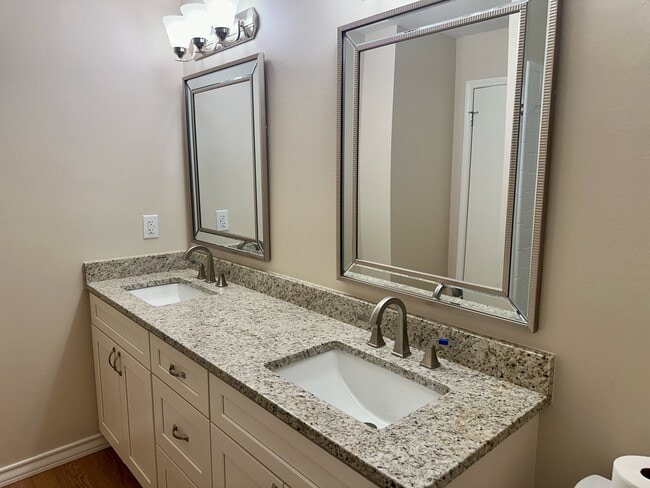 Building Photo - 5802 Kevin St