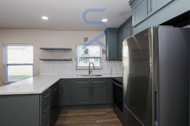 Building Photo - 1106 Wyland Dr SW