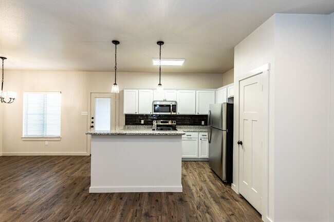 Building Photo - Modern Two Bedroom Townhome In Cooper!