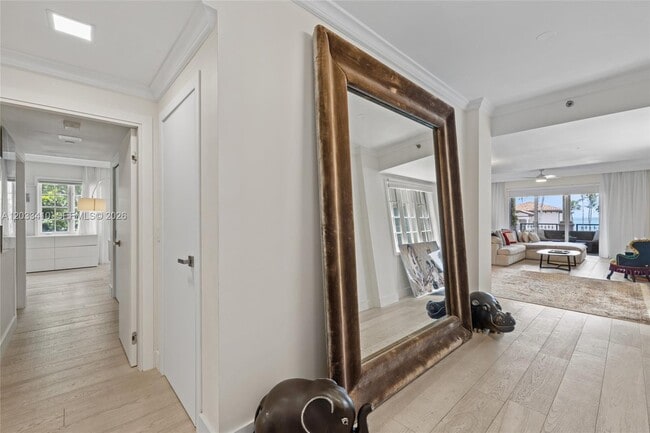 Building Photo - 19122 Fisher Island Dr