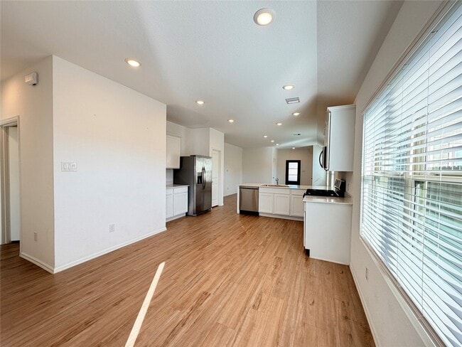 Building Photo - 2023 Foxtail Crk Ct