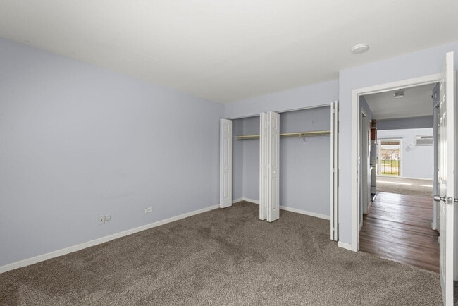 Building Photo - 535 W Lies Rd