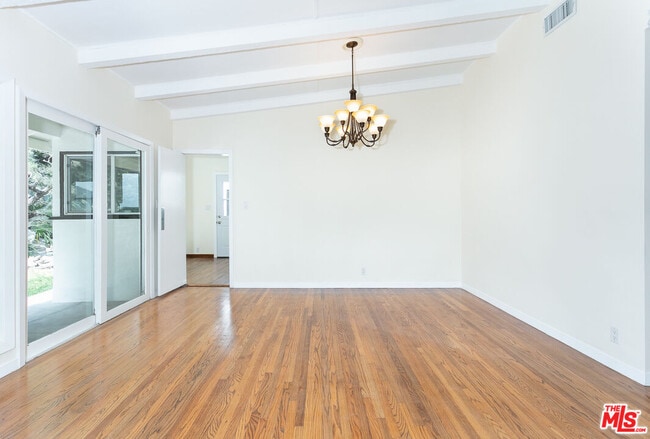 Building Photo - 1129 Roscomare Rd