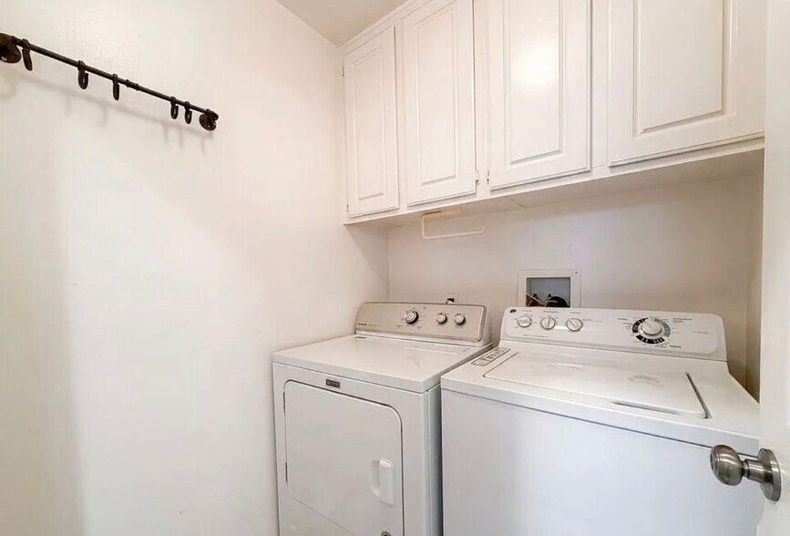 Building Photo - 28441 Silverking Trail