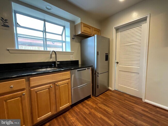 Building Photo - 3719 Ingalls Ave