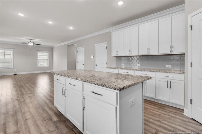 Building Photo - 5344 Debut Ave