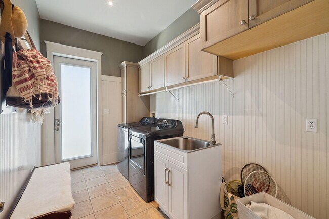 Building Photo - 38 White Cliffs Blvd