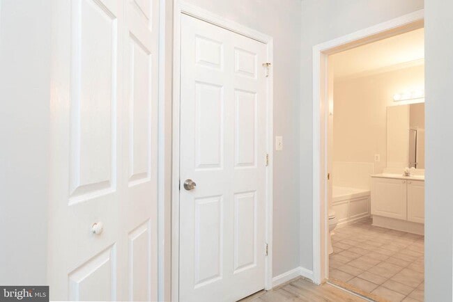 Building Photo - 8183 Carnegie Hall Ct