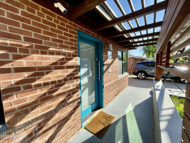 Building Photo - 1520 W Berridge Ln