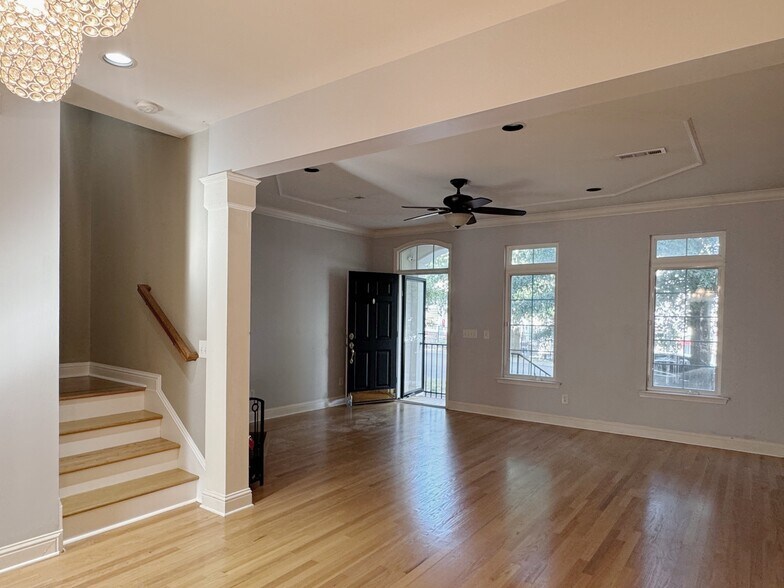 Building Photo - 4316 Summercrest Blvd