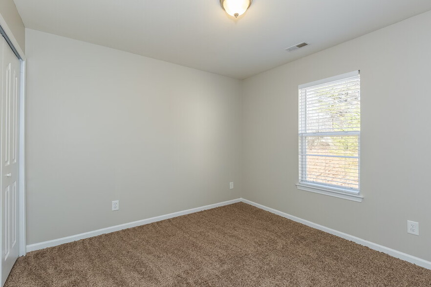 Building Photo - 3825 Broadwater Ct