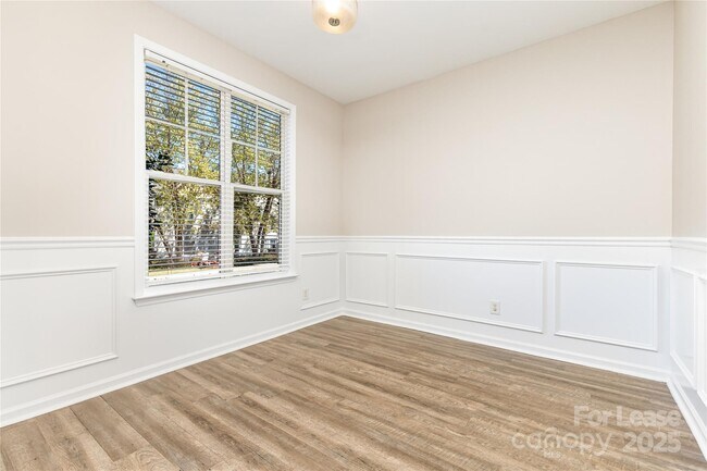 Building Photo - 11331 Dundarrach Ln