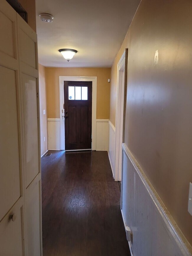 Building Photo - Coming Soon- Charming 2-Bedroom Home in Sanford