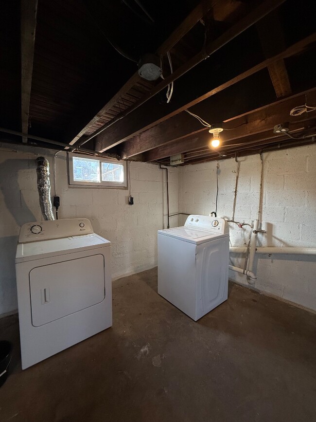 Building Photo - 7521 Lange St