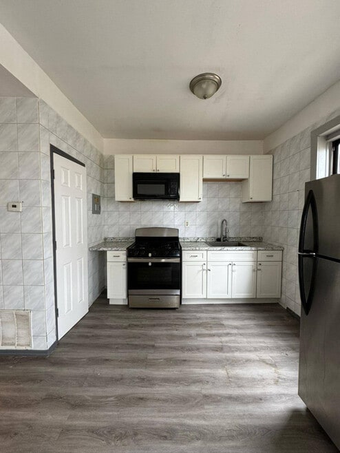 Building Photo - 53 Milford Ave