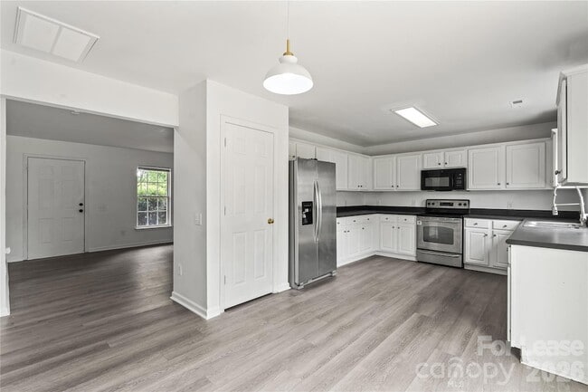 Building Photo - 2724 Mulberry Pond Dr