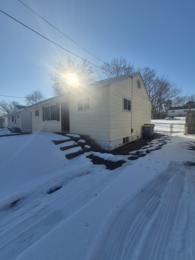 Building Photo - 28 Barto Dr