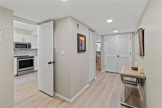 Building Photo - 519 Bayport Way