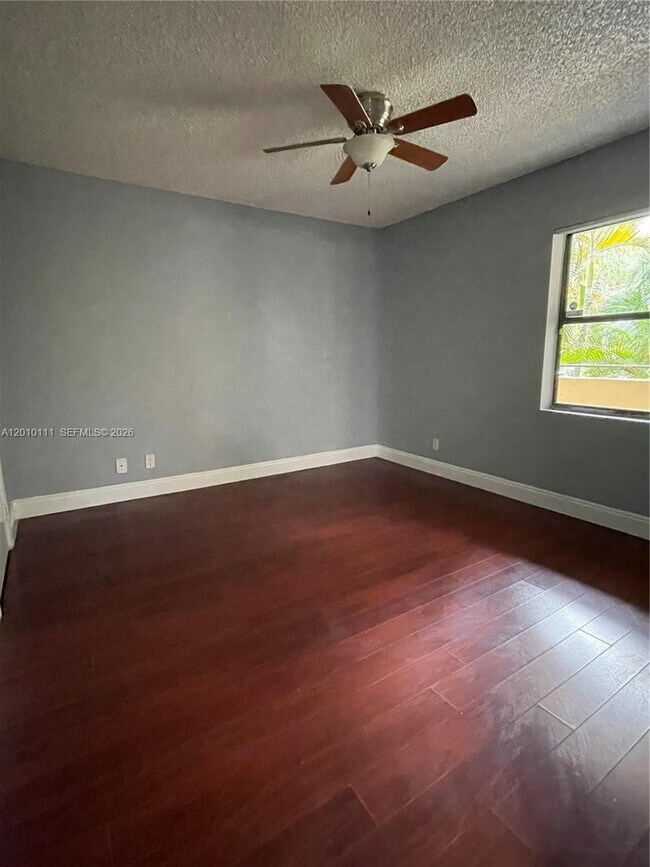 Building Photo - 9999 Summerbreeze Dr