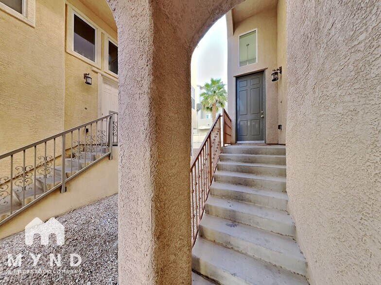 Building Photo - 10637 Chestnut Timber Ct