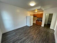 Building Photo - 1 bedroom in BRONX NY 10456