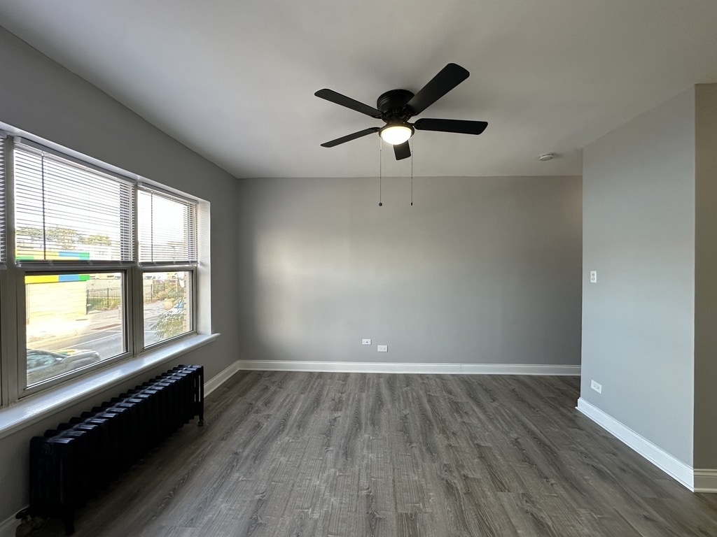 Building Photo - 4756 N Maplewood Ave