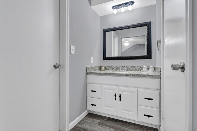 Building Photo - 11727 Scottsdale Dr