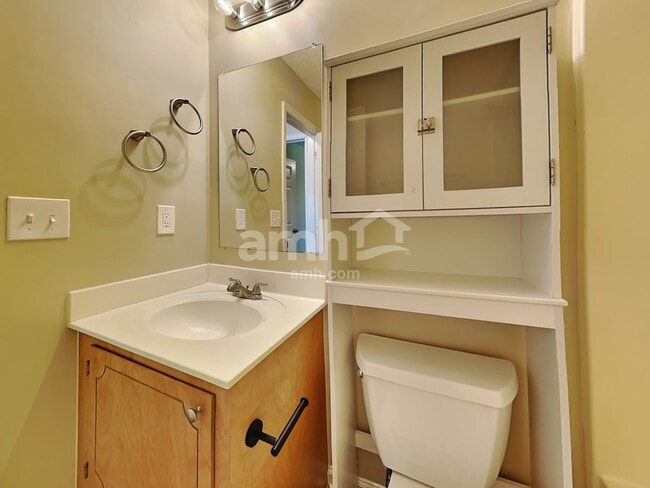 Building Photo - 131 Kingsbridge Dr