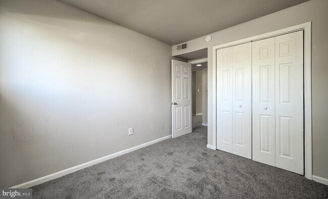 Building Photo - 7147 Donnell Pl