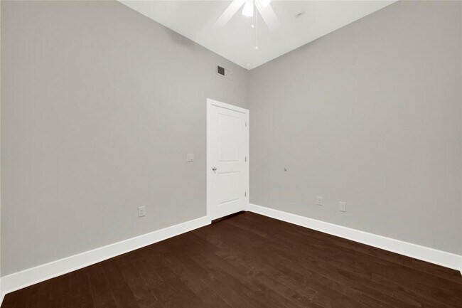 Building Photo - 1011 Studemont St