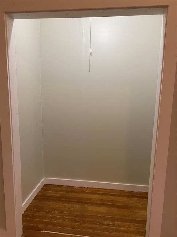 Building Photo - 1006 Main St