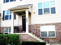 Building Photo - 1242 Evergreen Ave