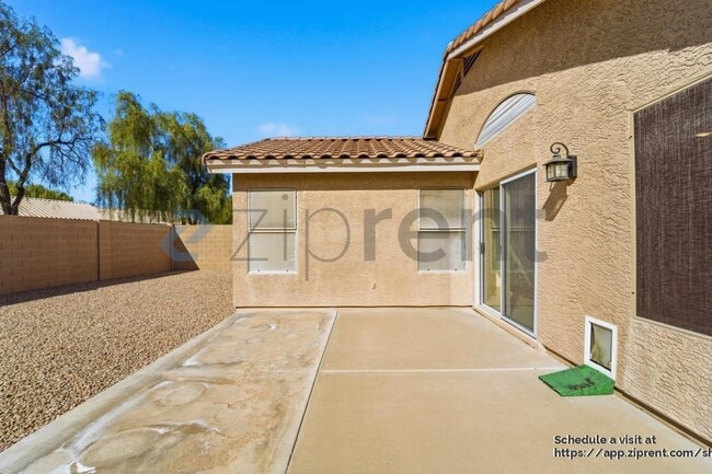 Building Photo - 17216 N Wavyleaf Ave