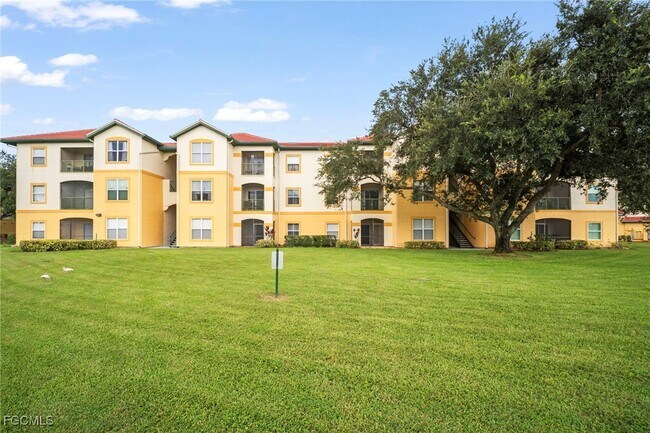 Building Photo - 11530 Villa Grand